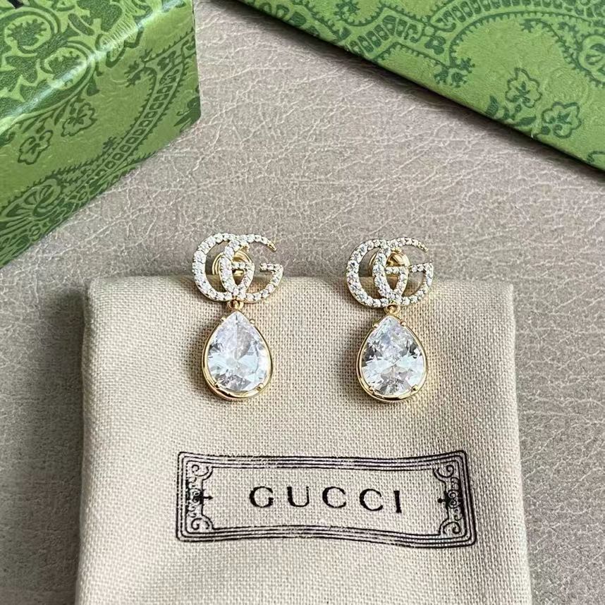 High-end diamond stud earrings