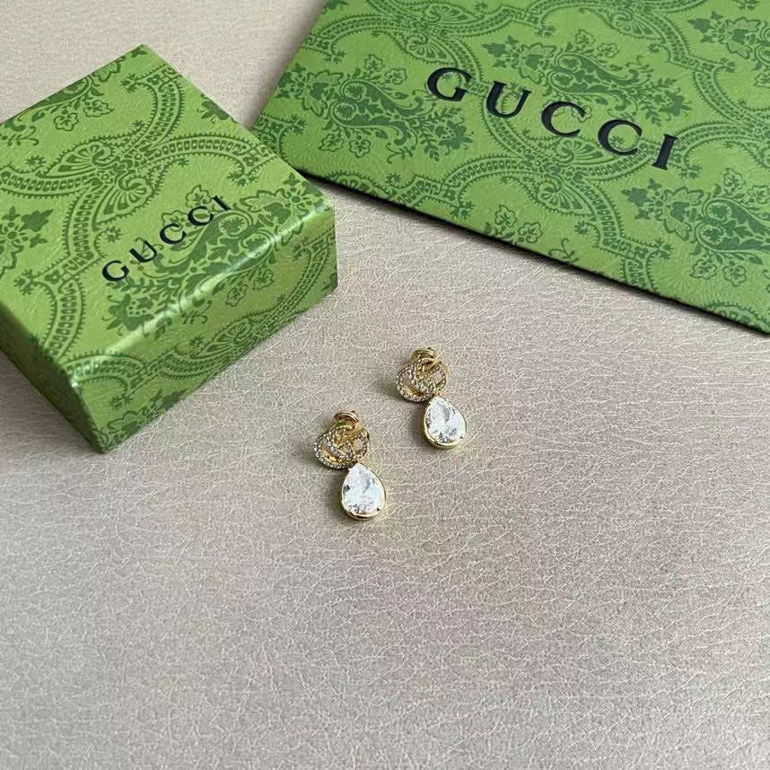 High-end diamond stud earrings