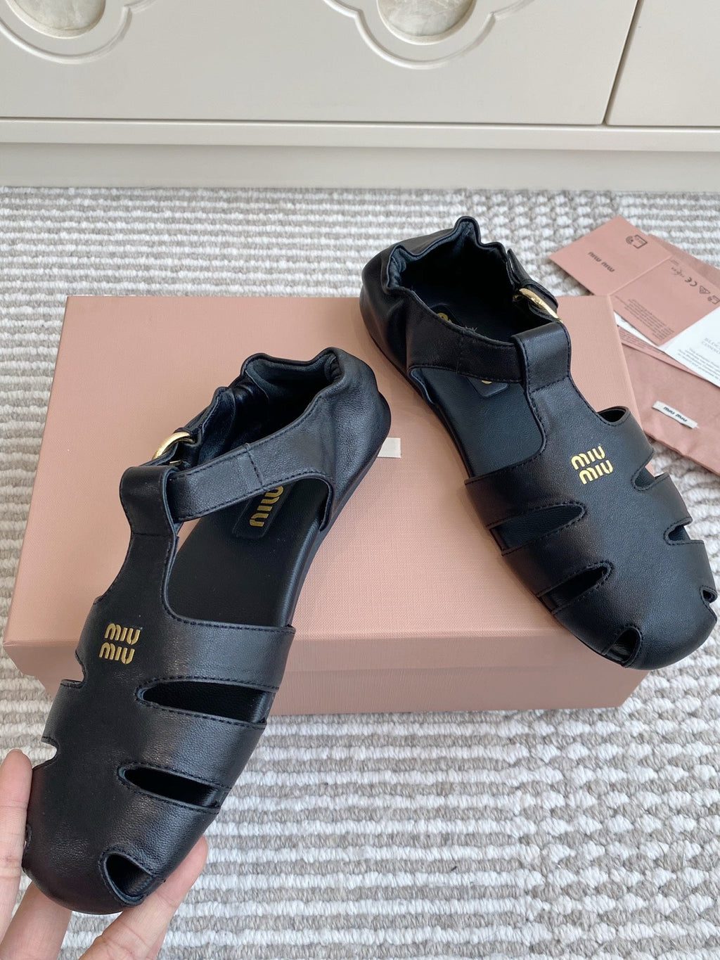 Super soft openwork Roman sandals