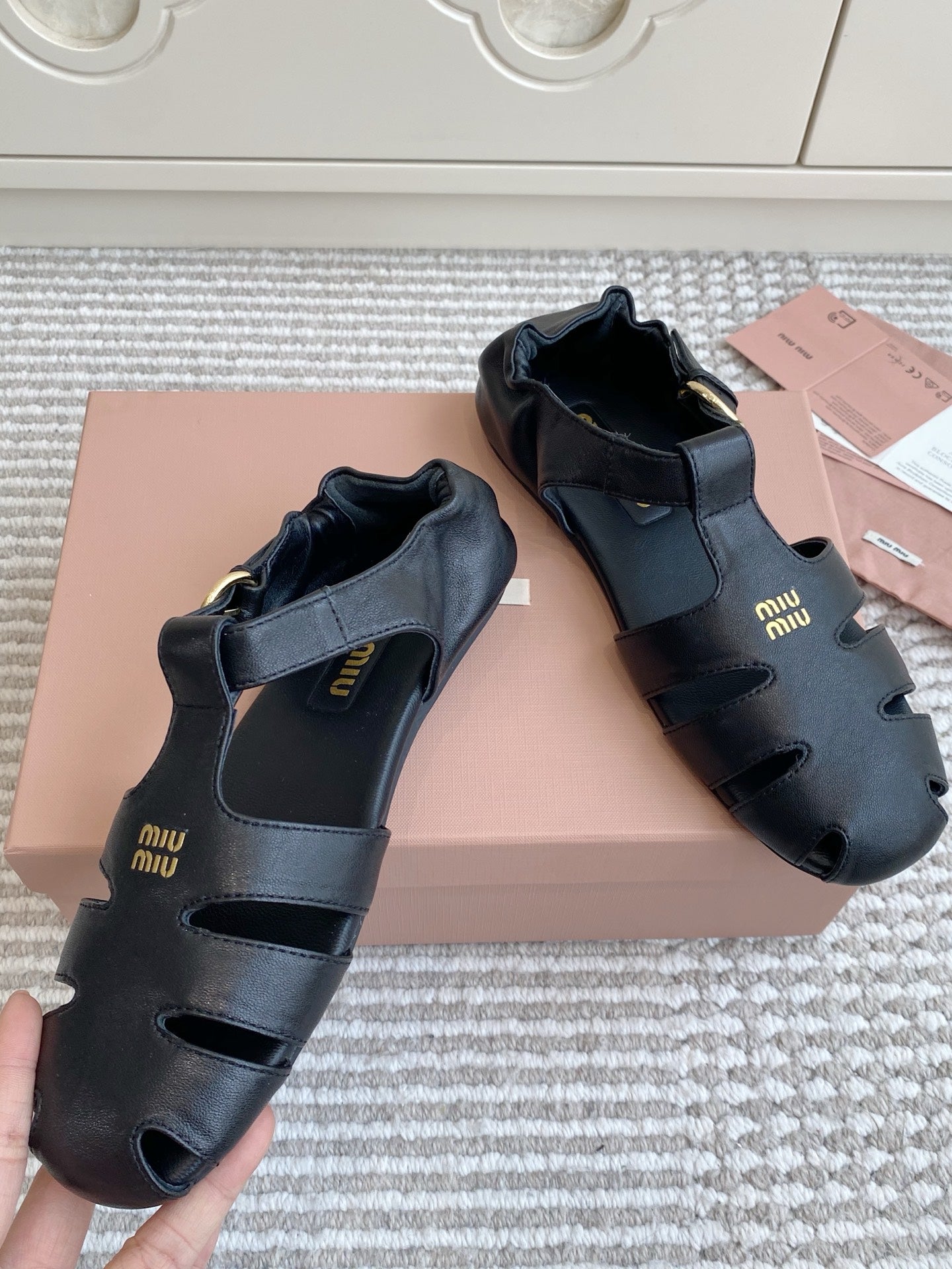 Super soft openwork Roman sandals