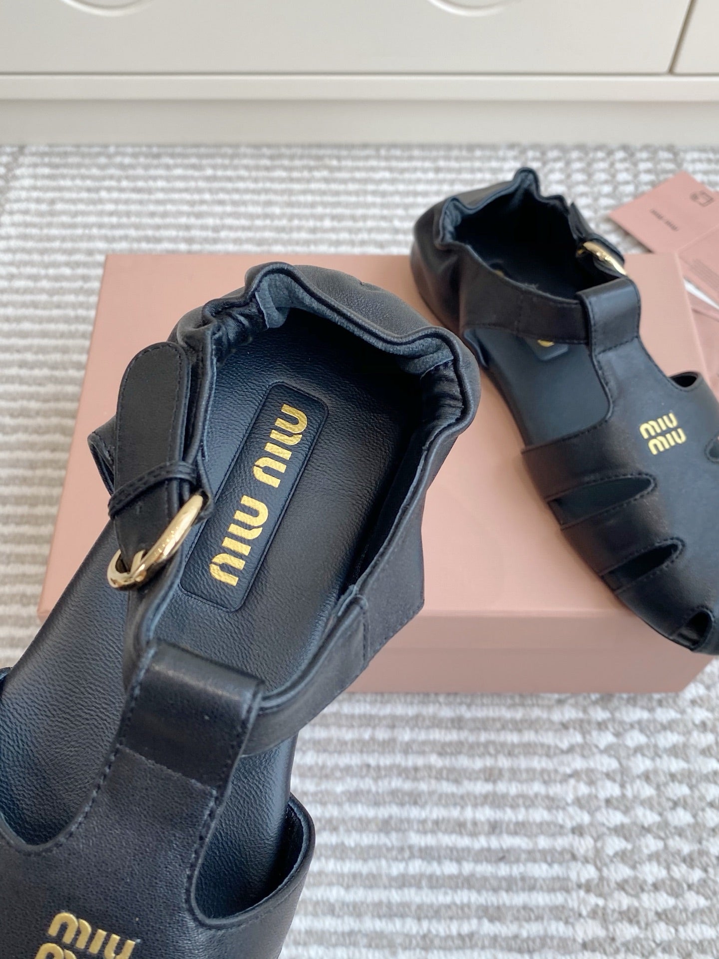 Super soft openwork Roman sandals