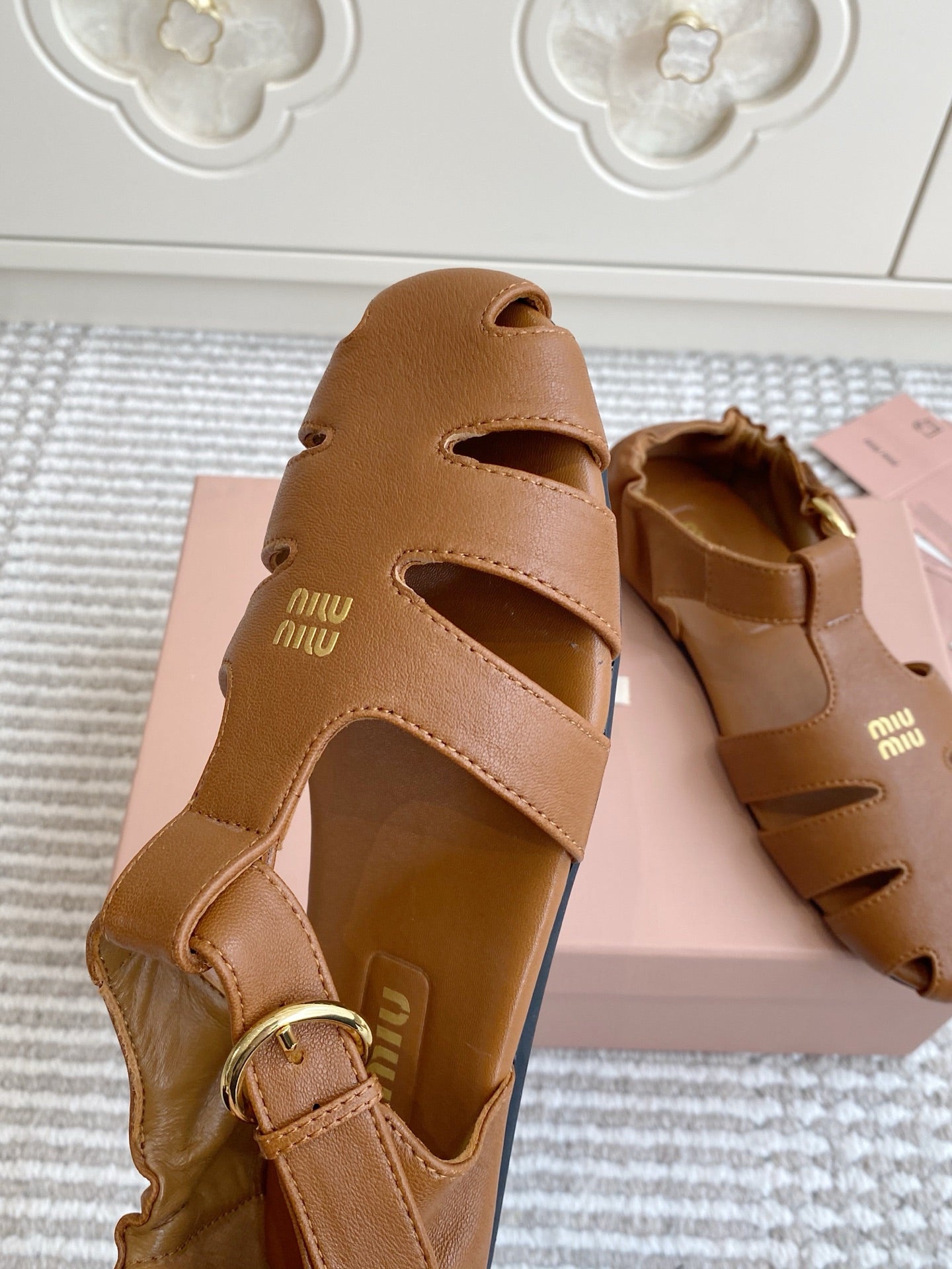 Super soft openwork Roman sandals