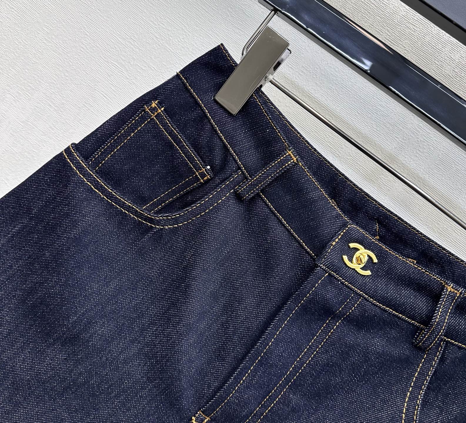 26SS New Embroidered Backpack Button Denim Shorts