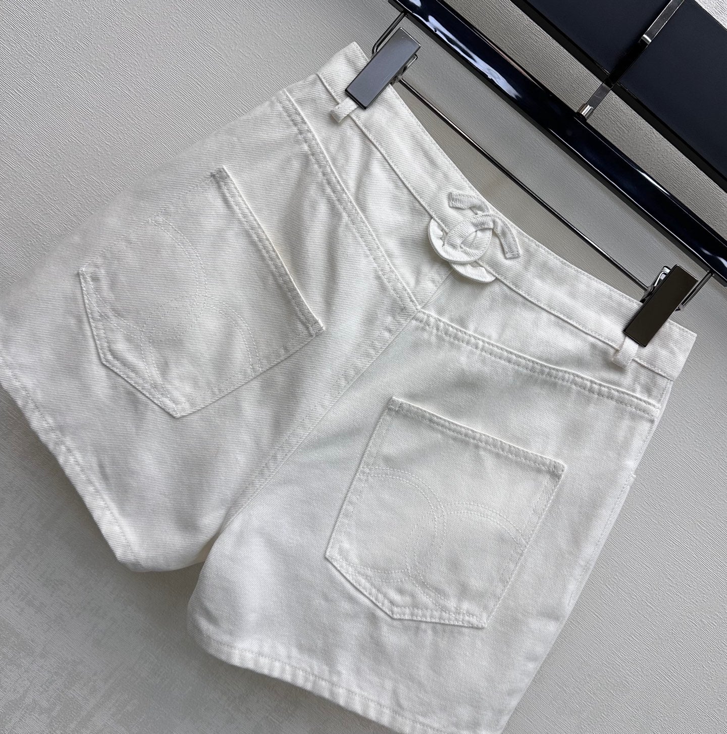 26SS New Embroidered Backpack Button Denim Shorts