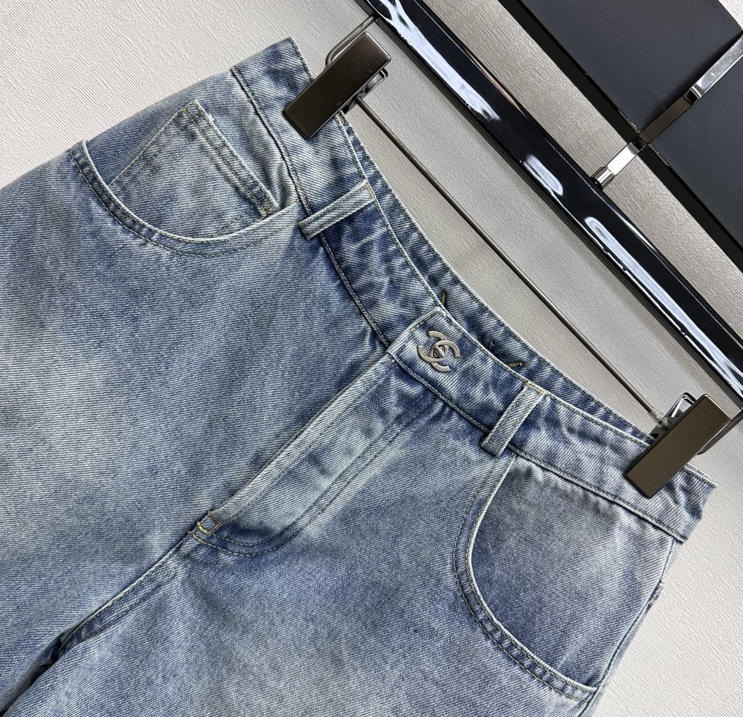 26SS New Embroidered Backpack Button Denim Shorts