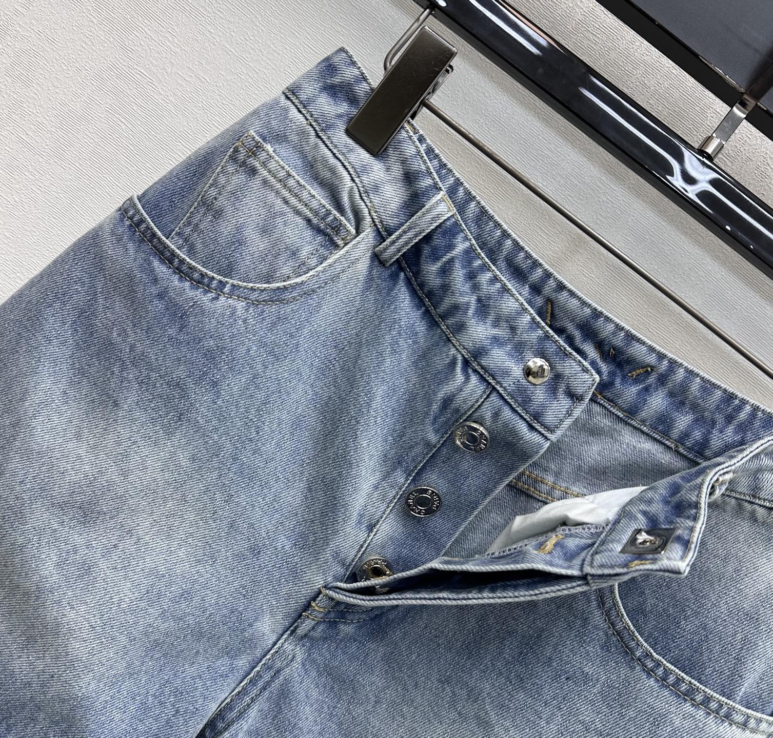 26SS New Embroidered Backpack Button Denim Shorts