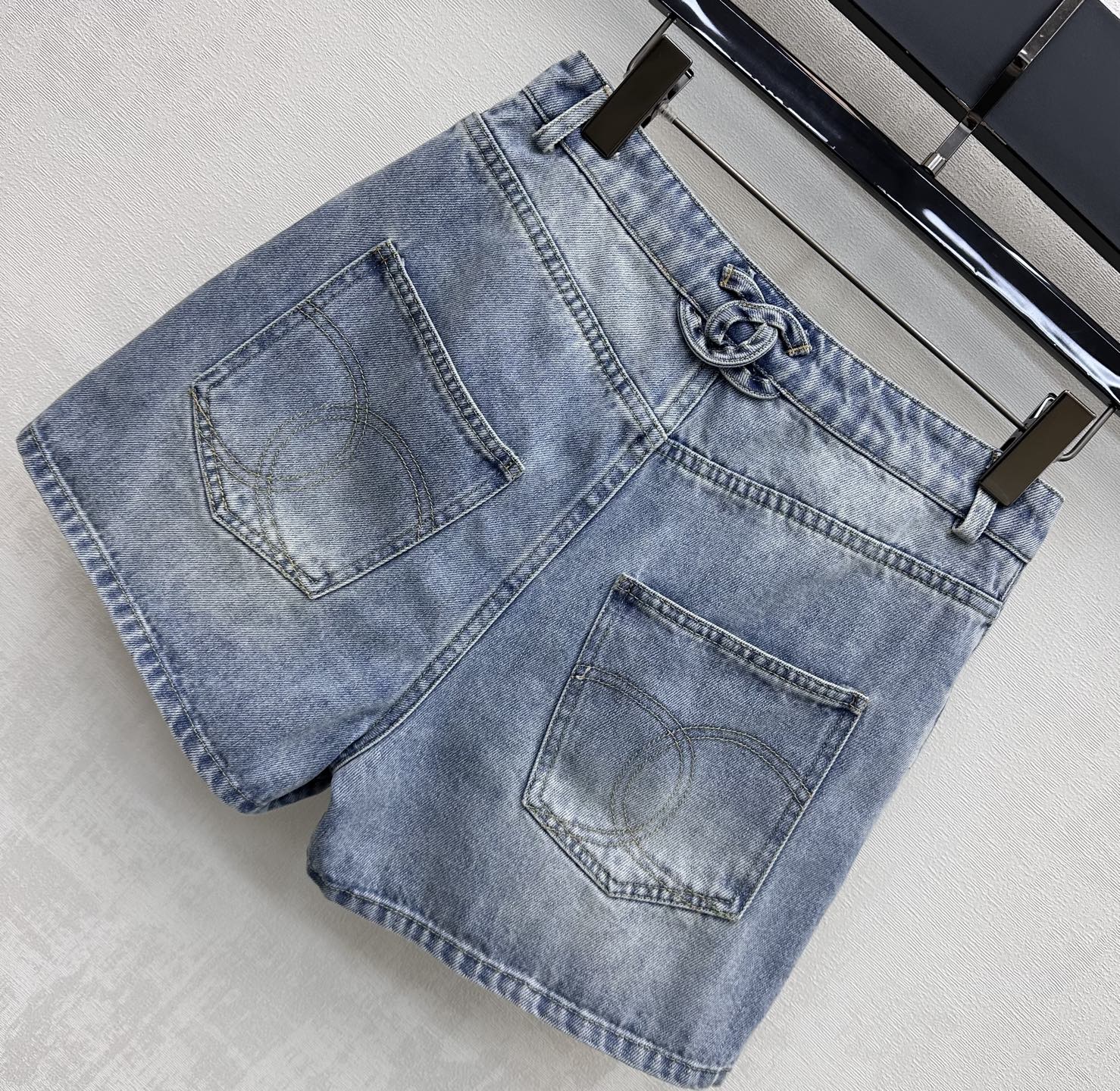 26SS New Embroidered Backpack Button Denim Shorts