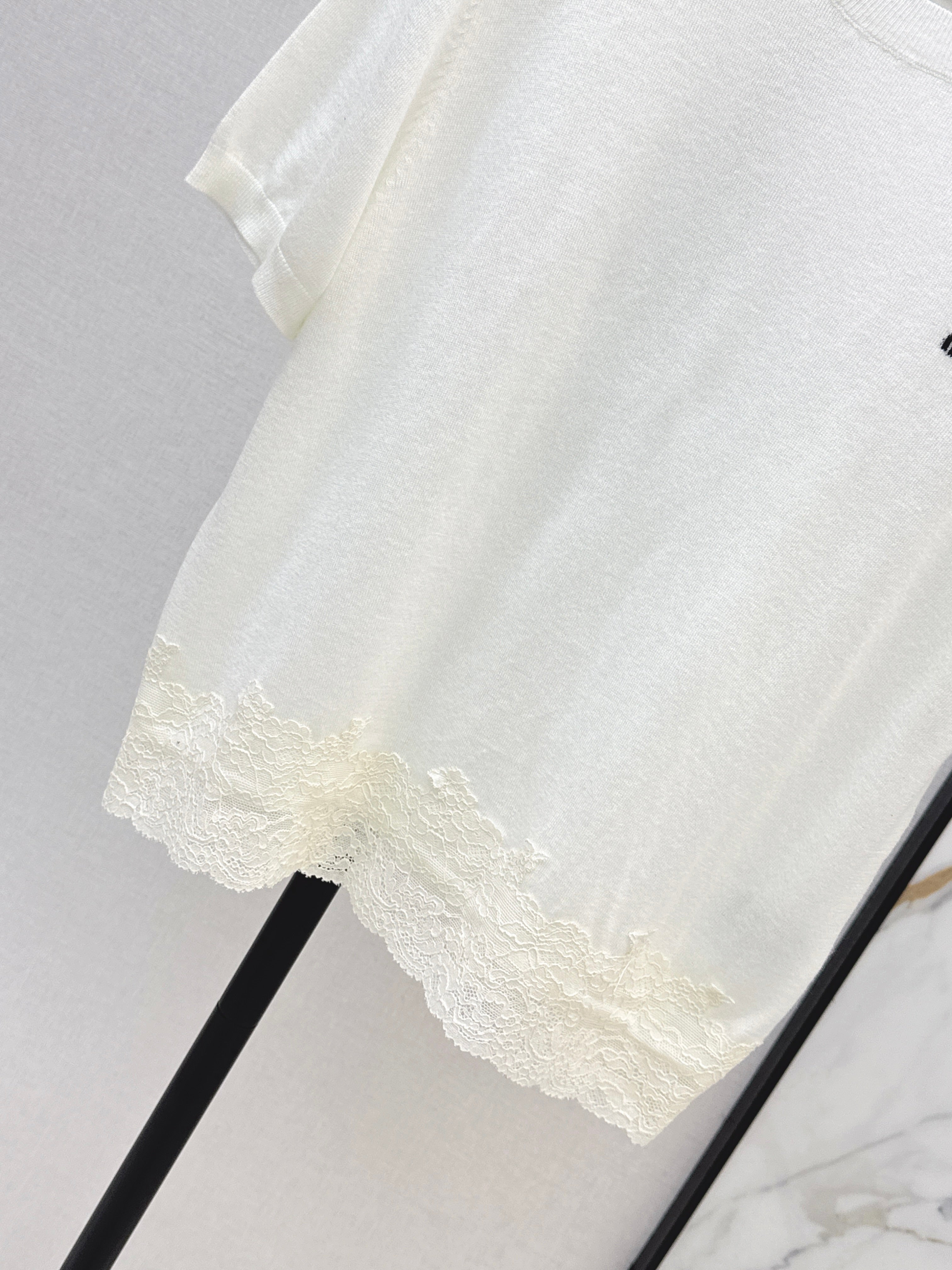 26SS NEW Lace Trim Round Neck Short Sleeve Knit Top