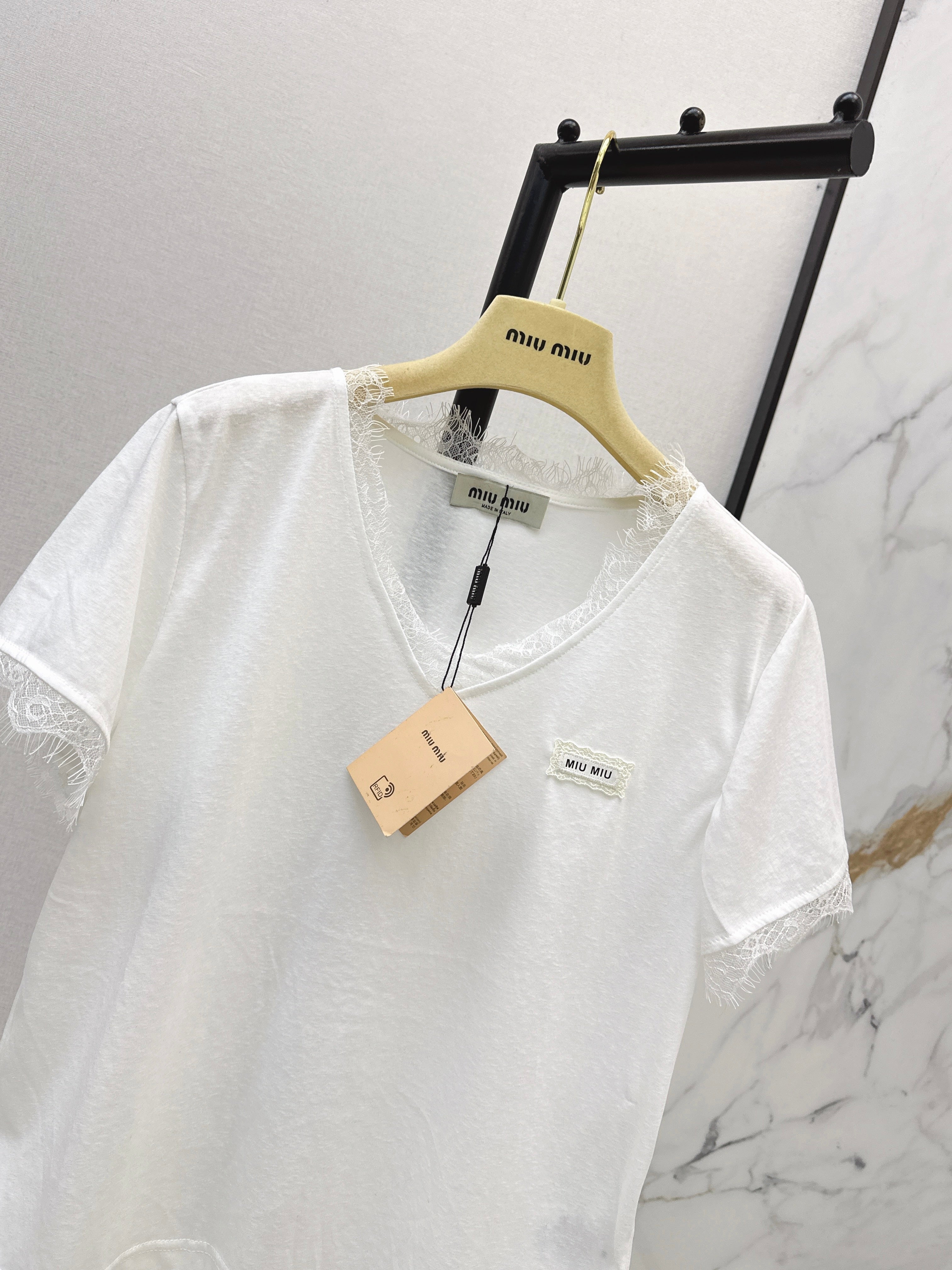 26SS New Lace-Trimmed V-Neck T-Shirt