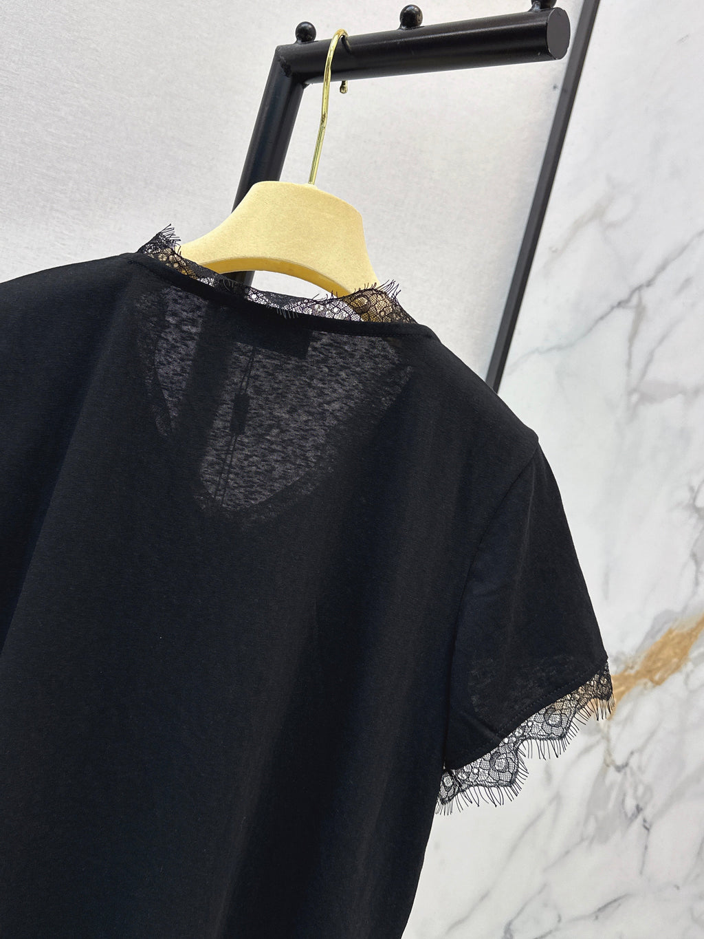 26SS New Lace-Trimmed V-Neck T-Shirt