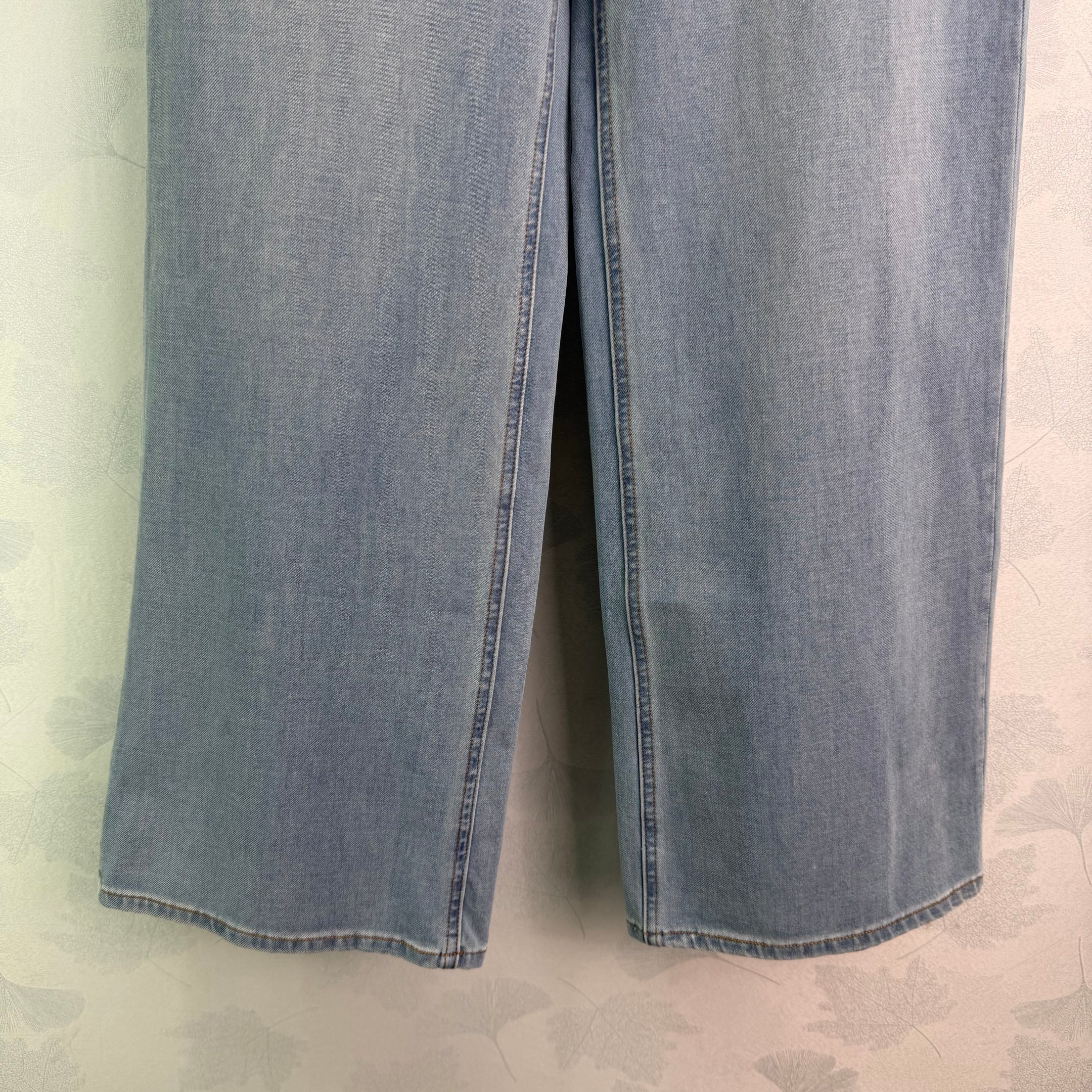 2026 New High-Waisted Wide-Leg Jeans