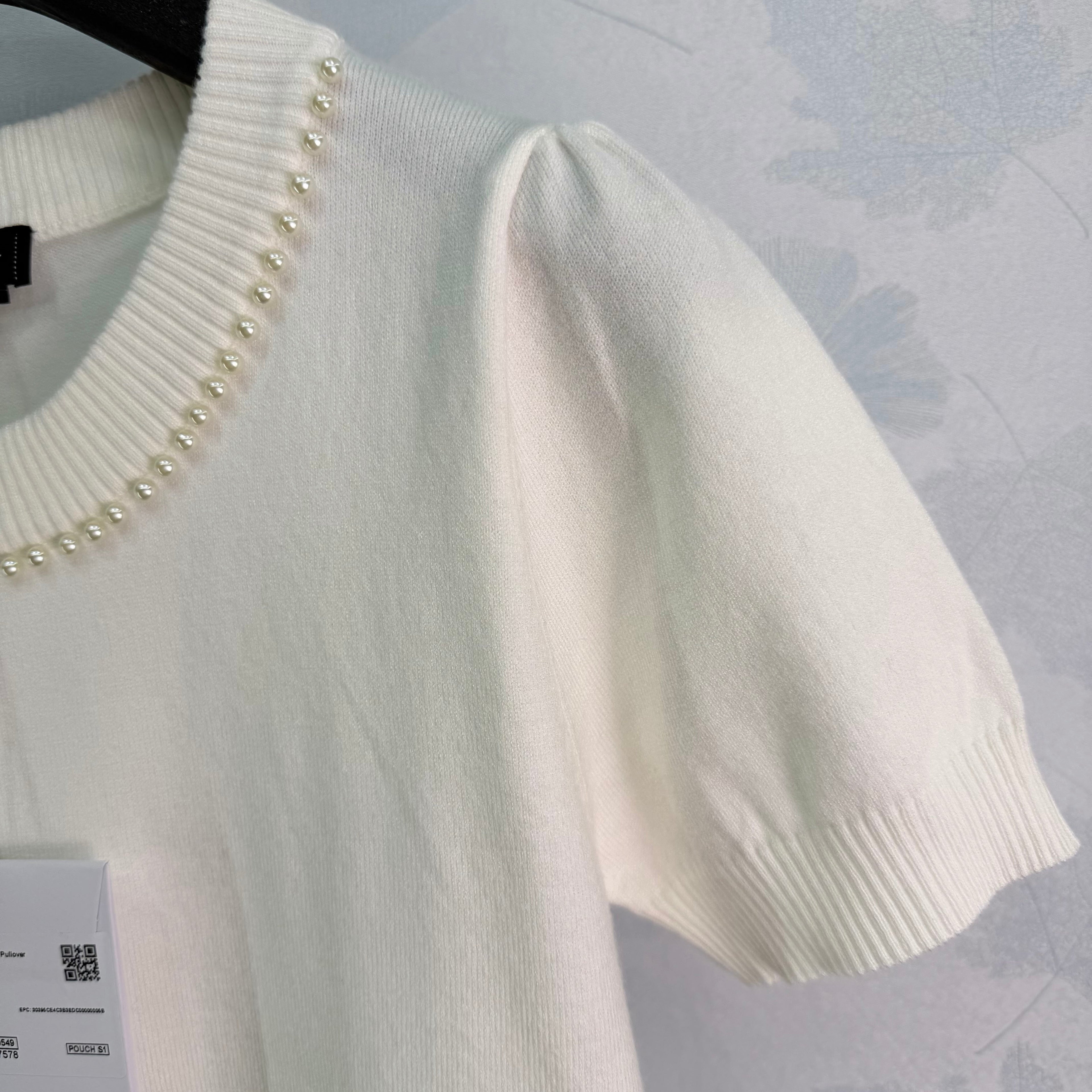 26  New Short-Sleeve Knit Top