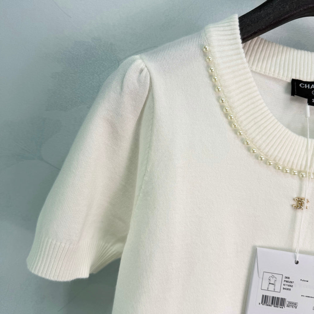 26  New Short-Sleeve Knit Top