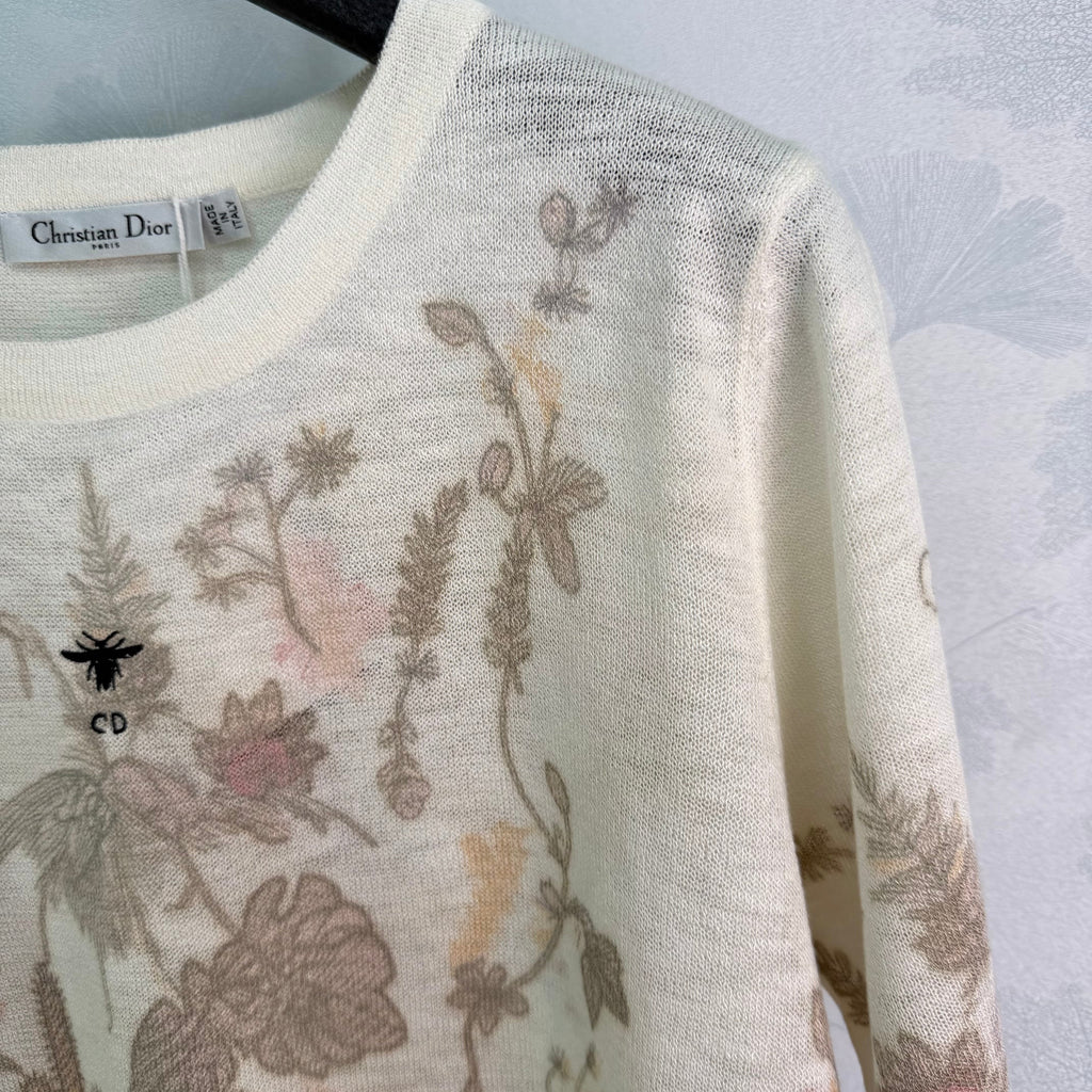 26  New Short-Sleeve Knit Top