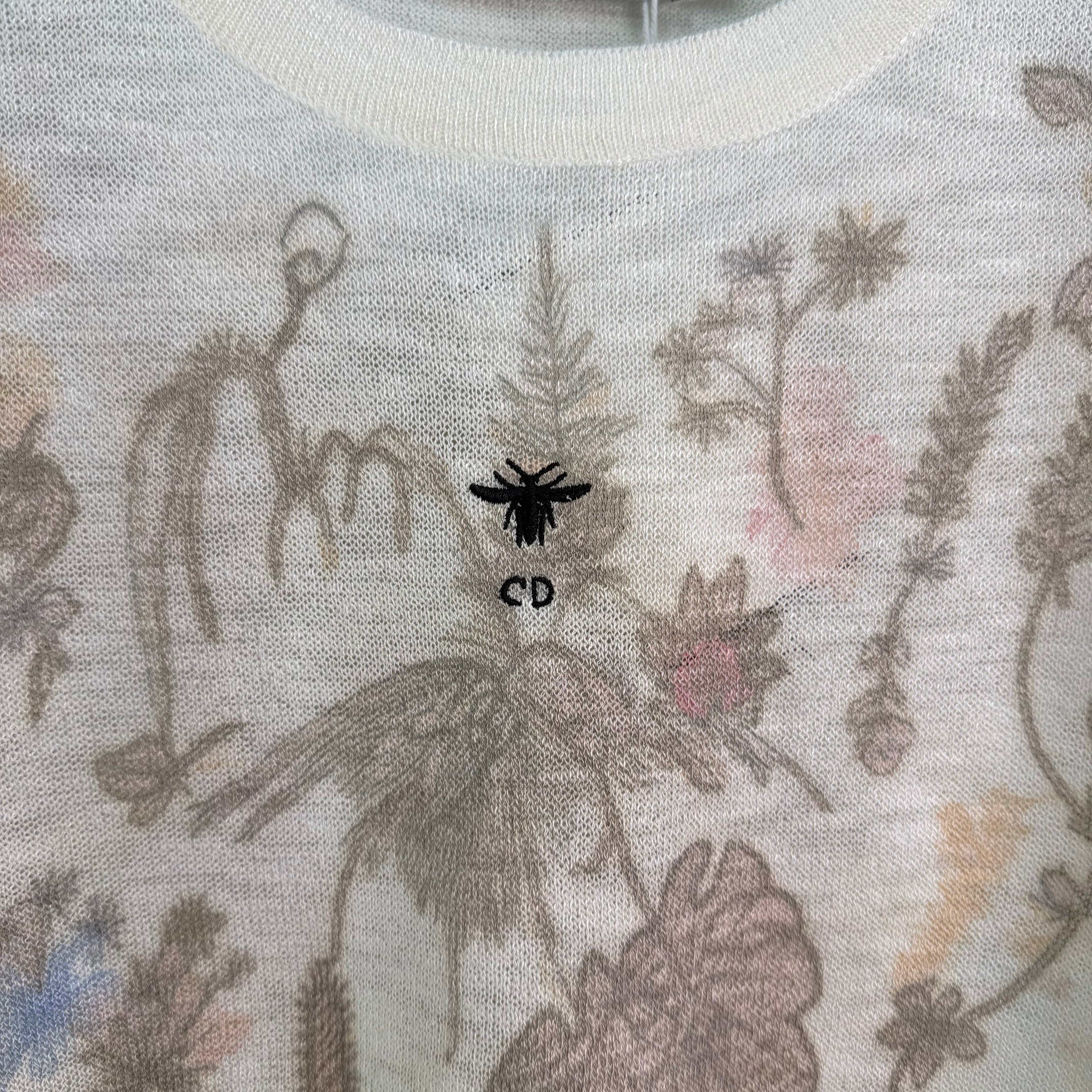 26  New Short-Sleeve Knit Top