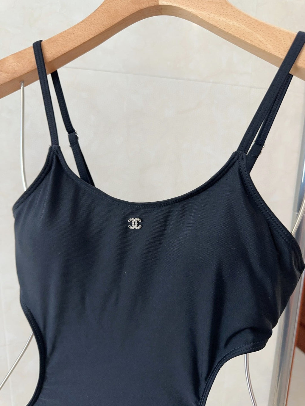New one-piece swimsuit