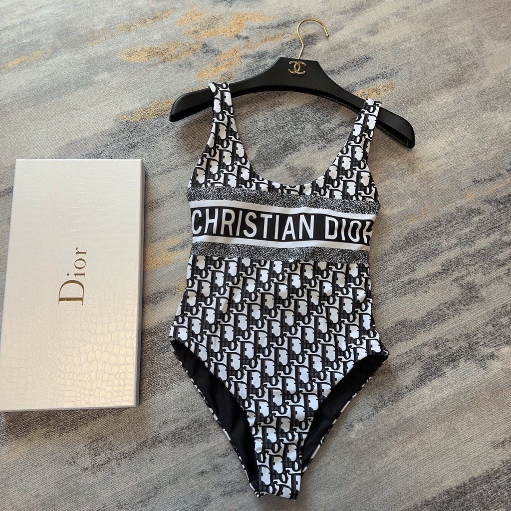 New reversible printed one-piece swimsuit
