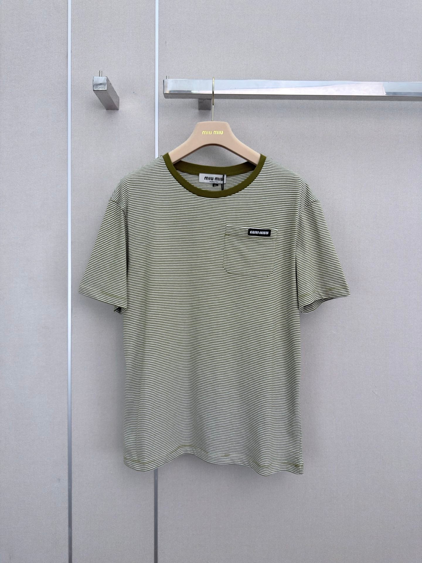 New striped short-sleeved T-shirt