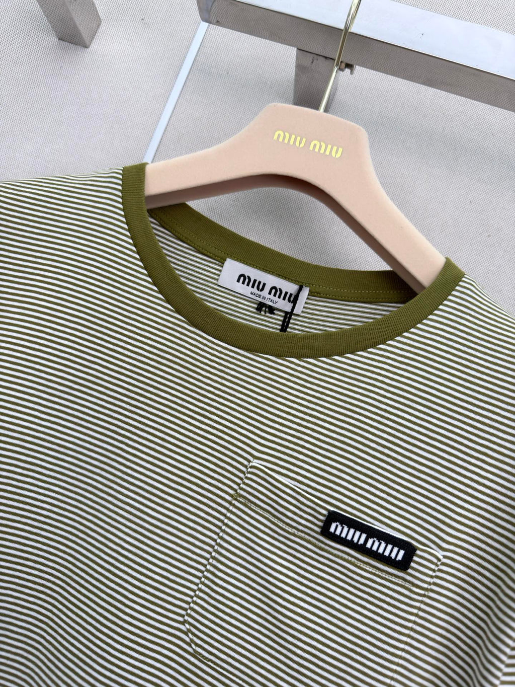 New striped short-sleeved T-shirt
