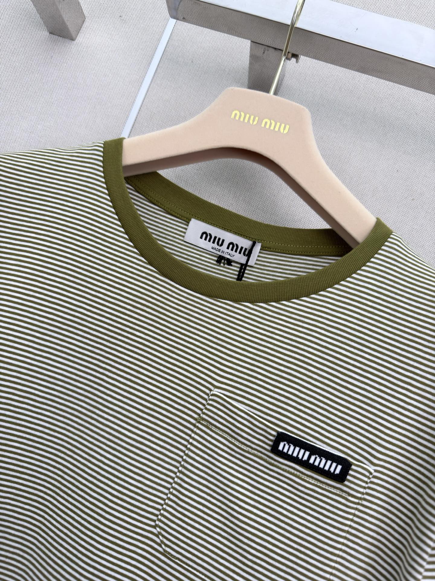 New striped short-sleeved T-shirt