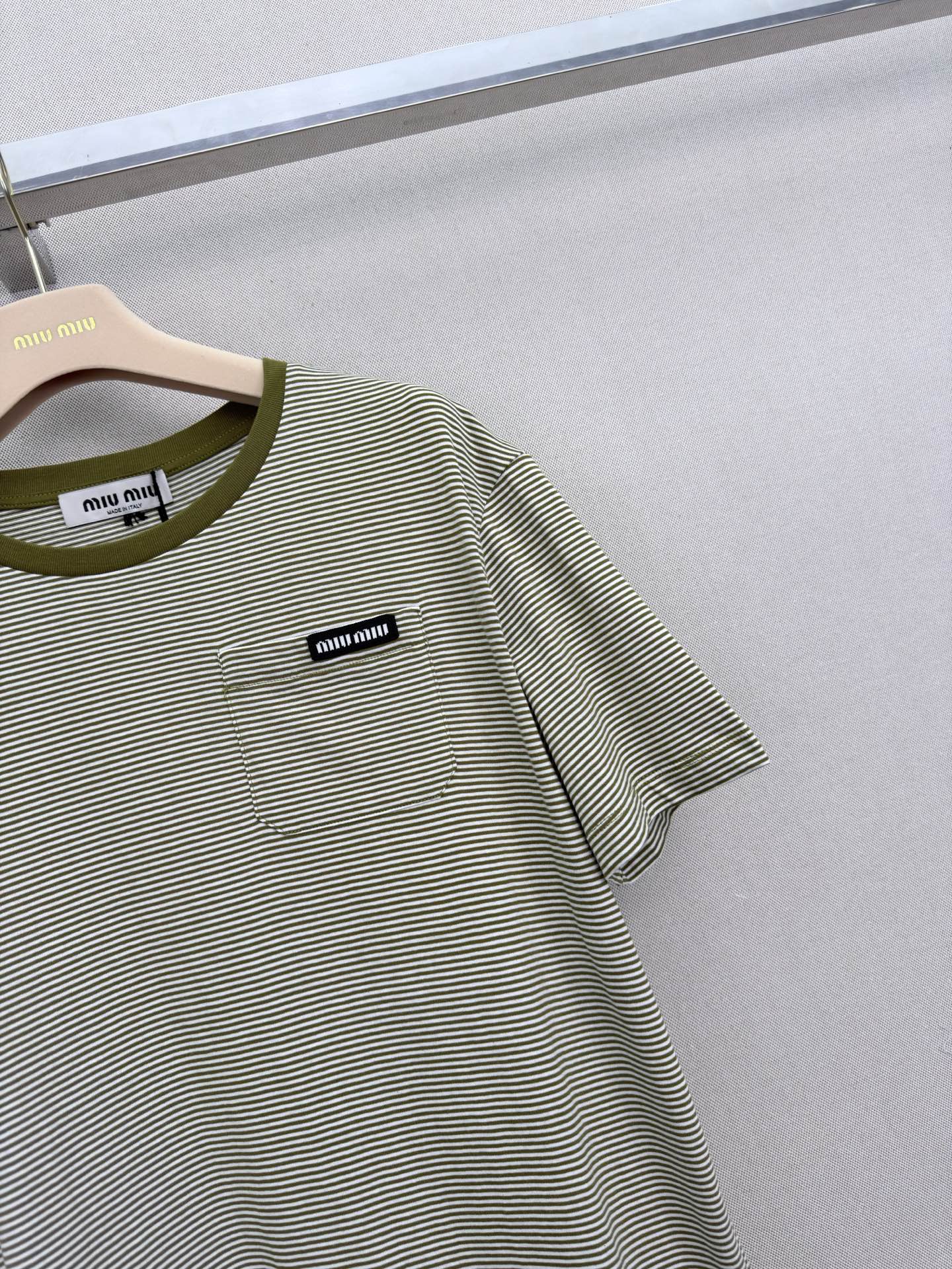 New striped short-sleeved T-shirt