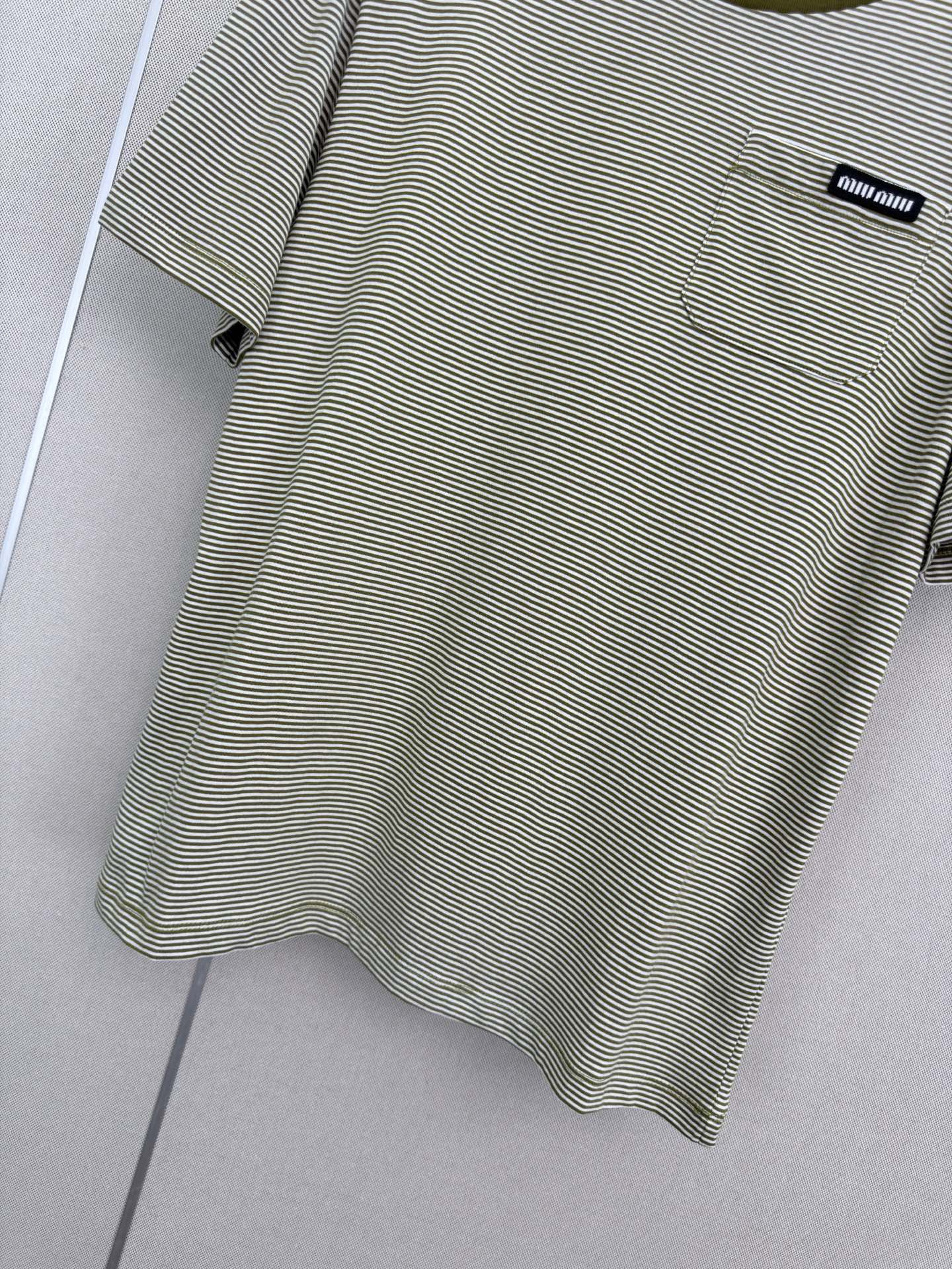 New striped short-sleeved T-shirt