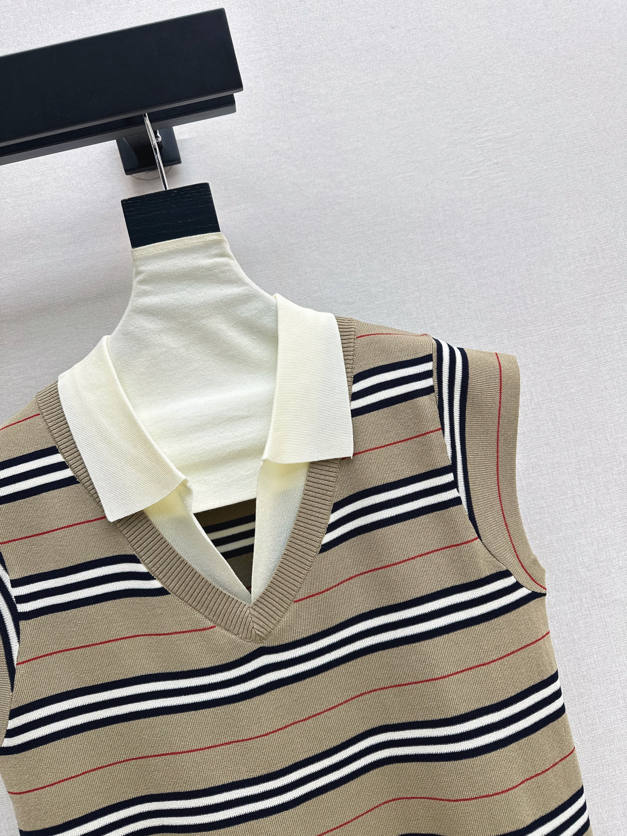 26SS - New Color-Blocked Striped Knit Sweater with Lapel