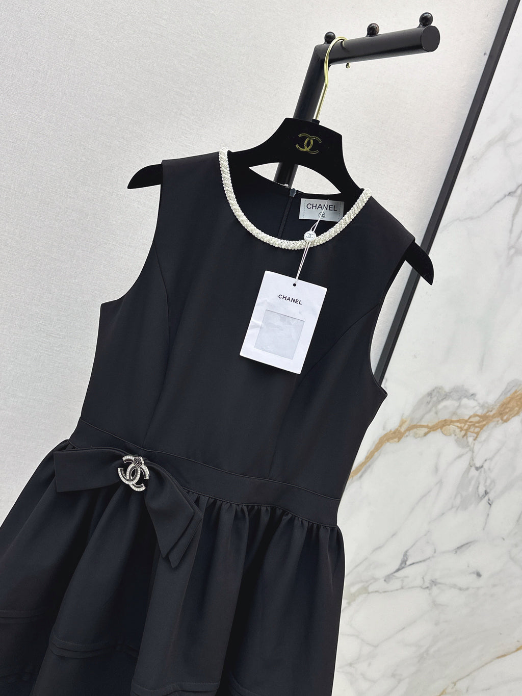 26 New Hand-Beaded Pearl Neckline Sleeveless Dress