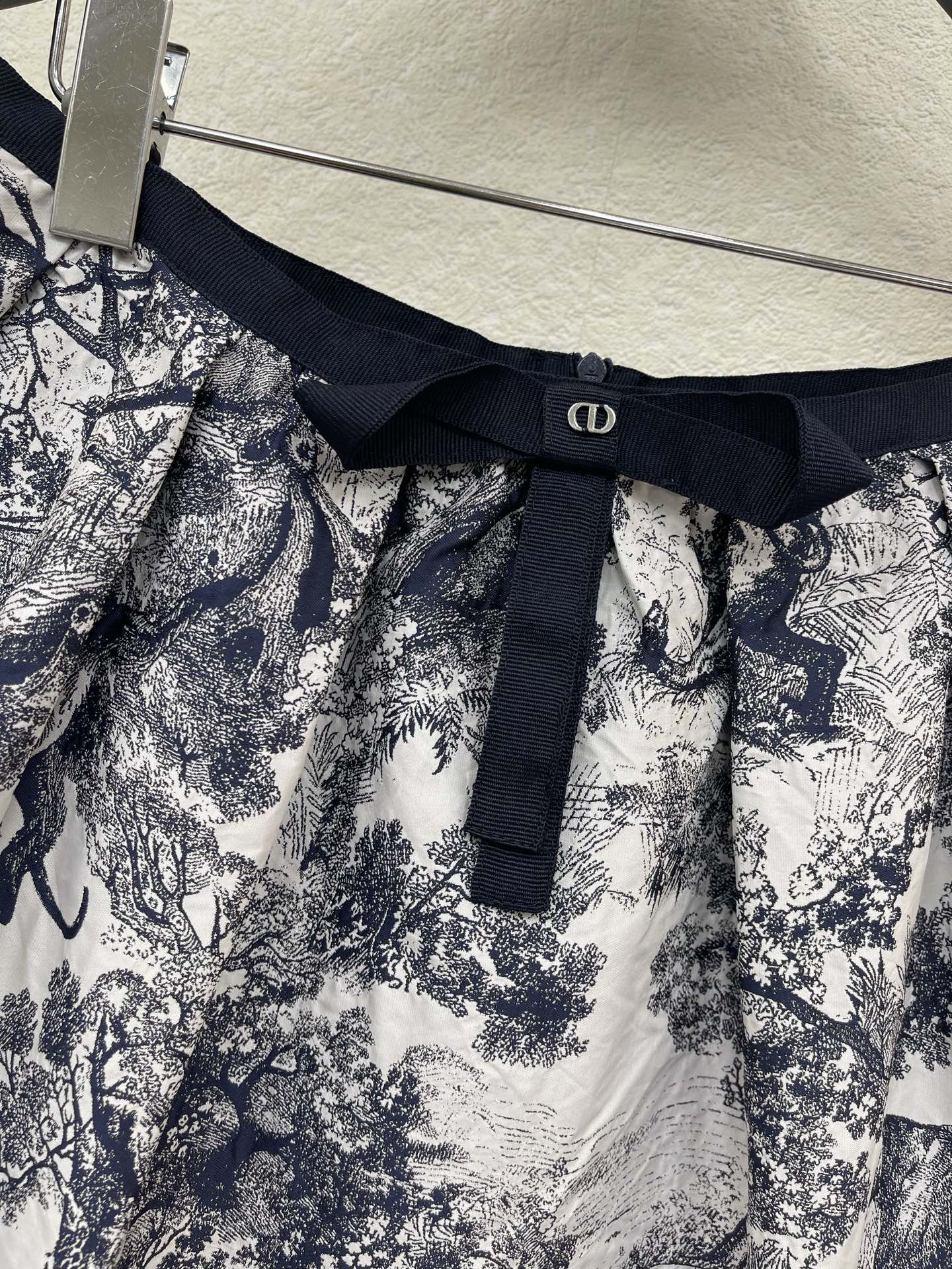 26 New Arrival: French Retro Style Jungle Print A-line Mini Skirt