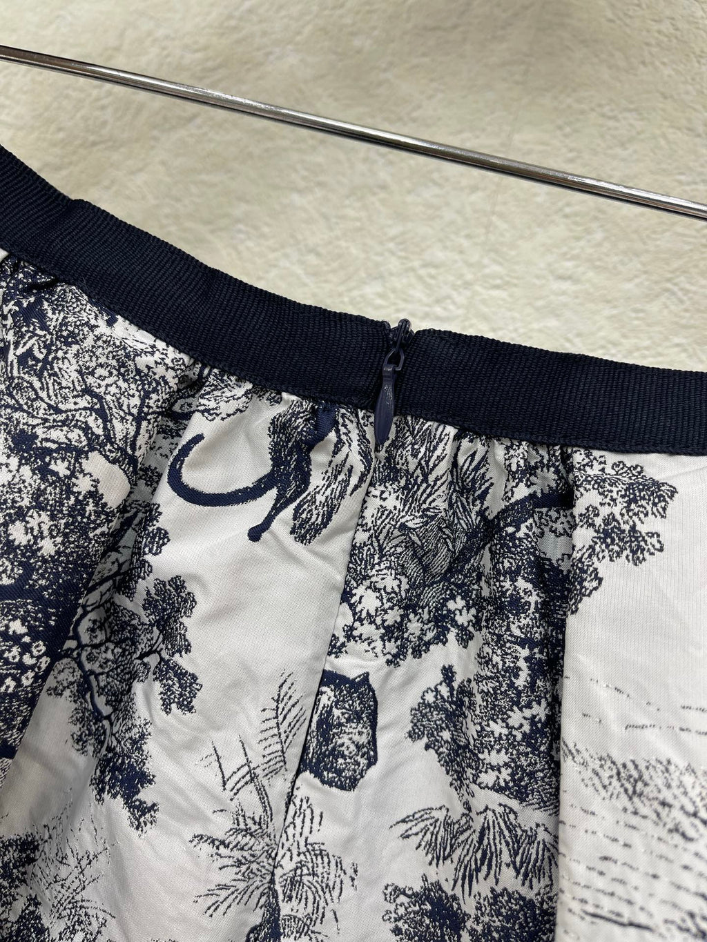 26 New Arrival: French Retro Style Jungle Print A-line Mini Skirt