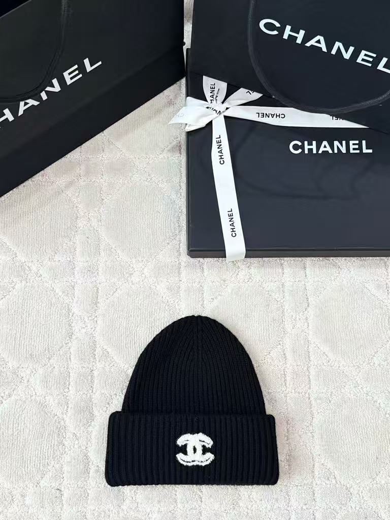 New cashmere beanie