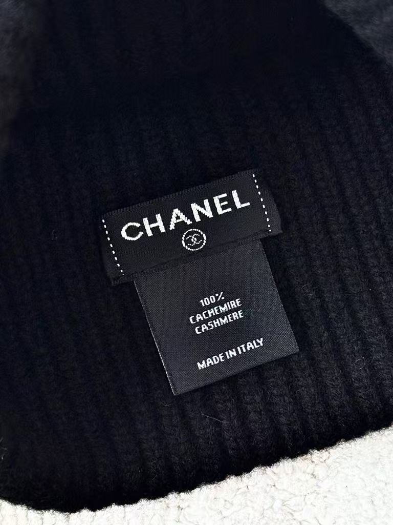 New cashmere beanie