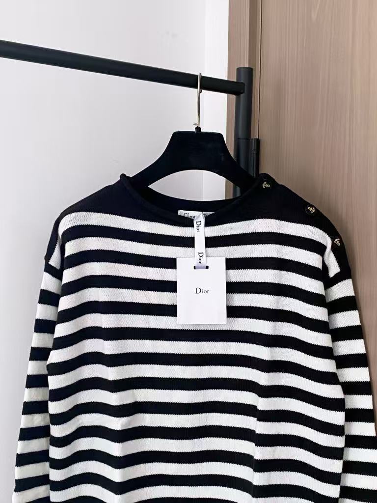 Striped button-shoulder long-sleeved sweater
