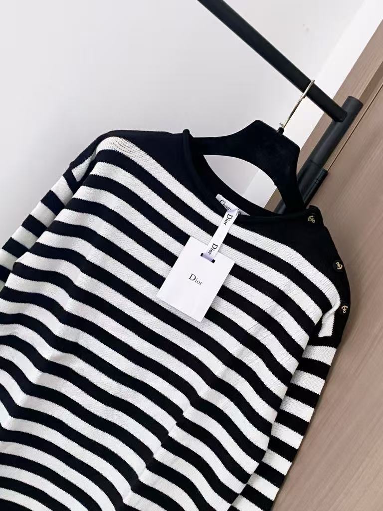 Striped button-shoulder long-sleeved sweater