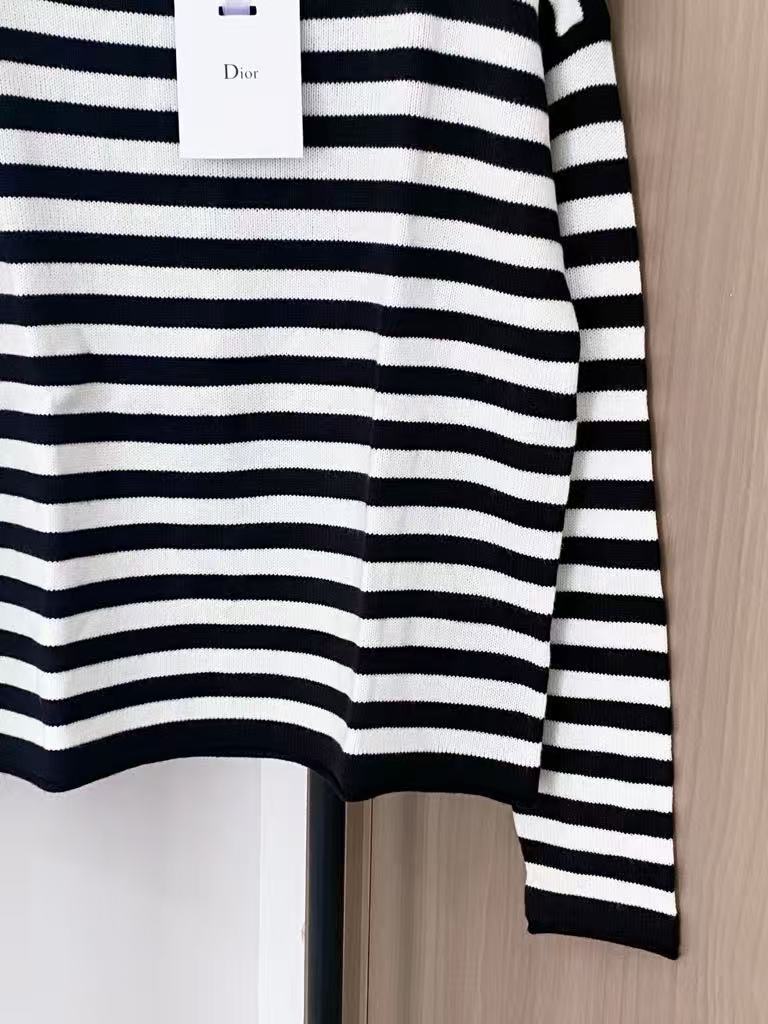 Striped button-shoulder long-sleeved sweater