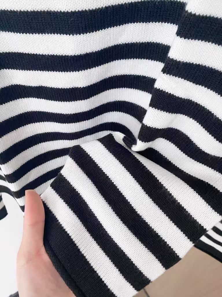 Striped button-shoulder long-sleeved sweater