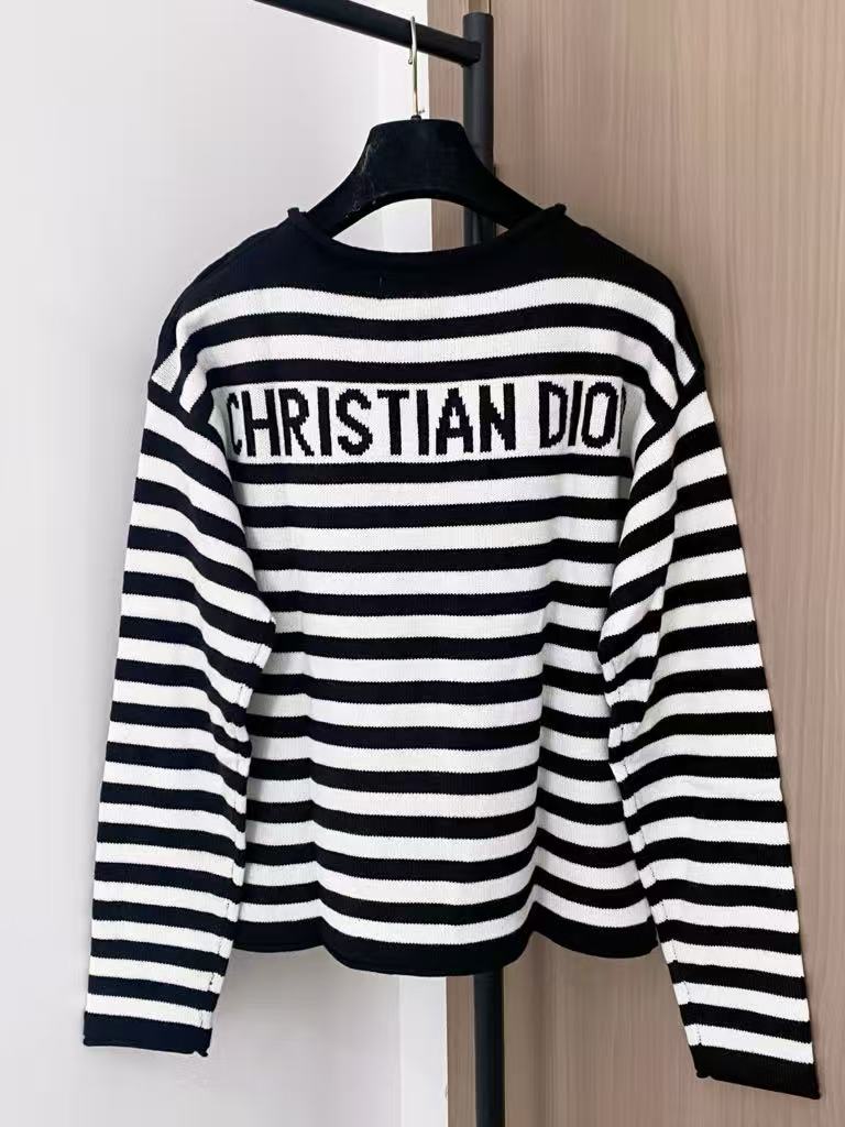 Striped button-shoulder long-sleeved sweater