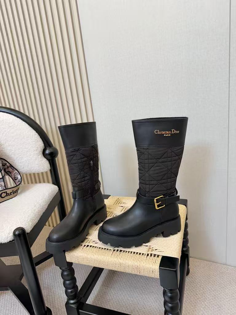 Stylish women's boots