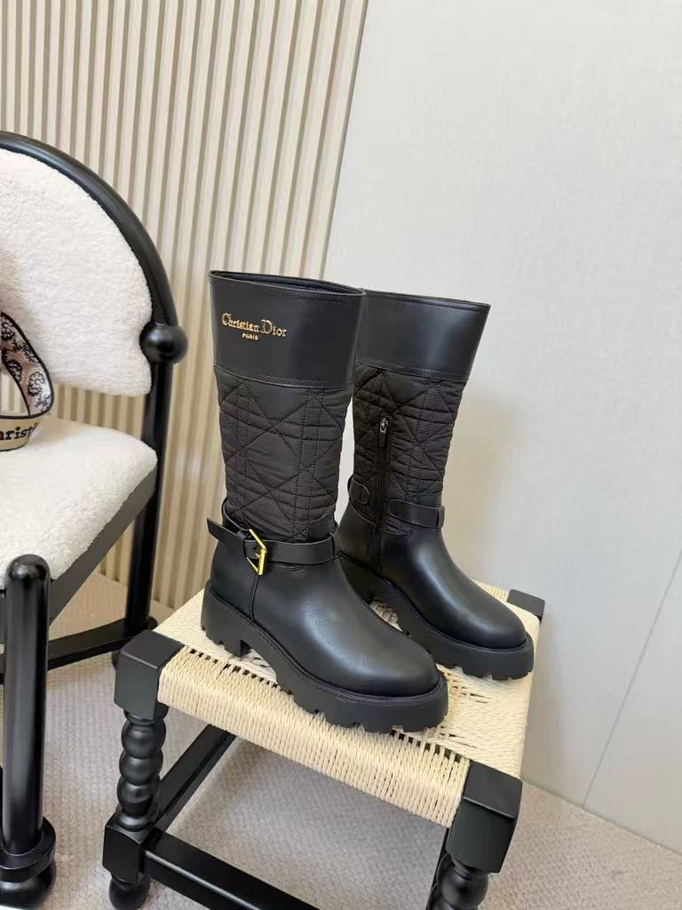 Stylish women's boots
