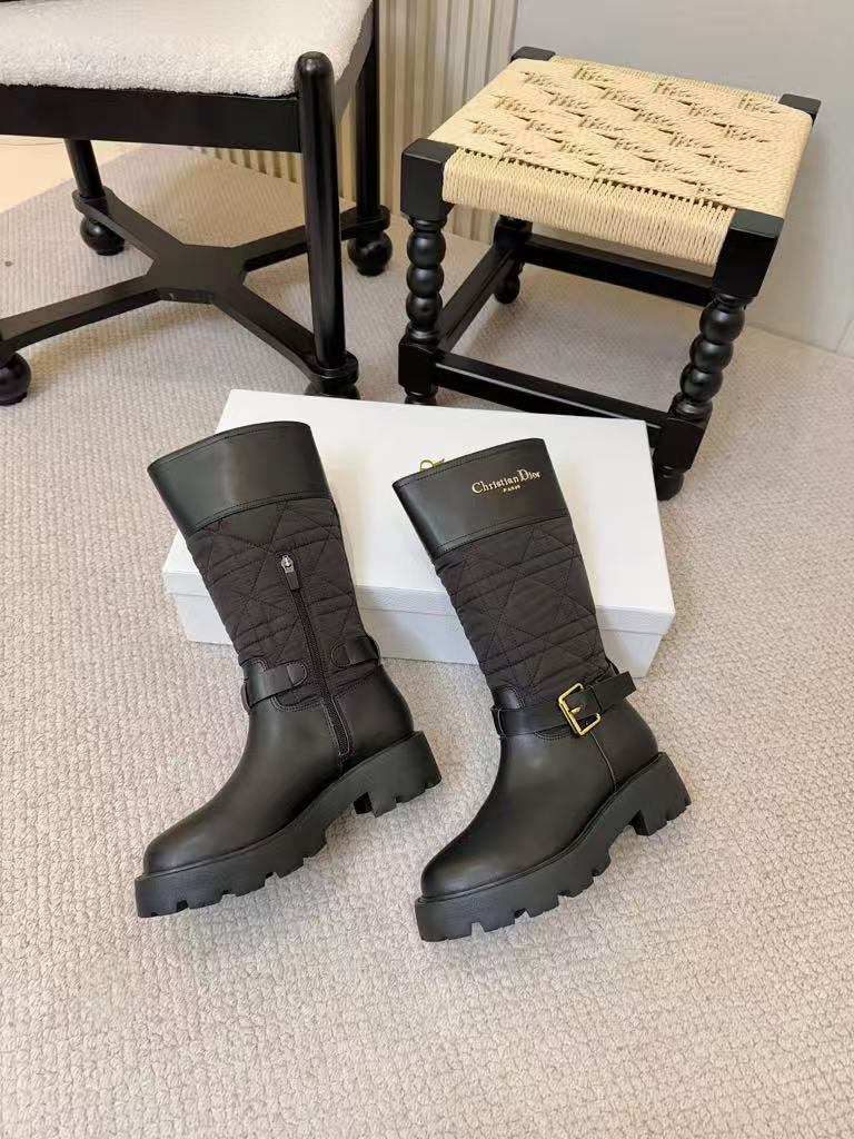Stylish women's boots