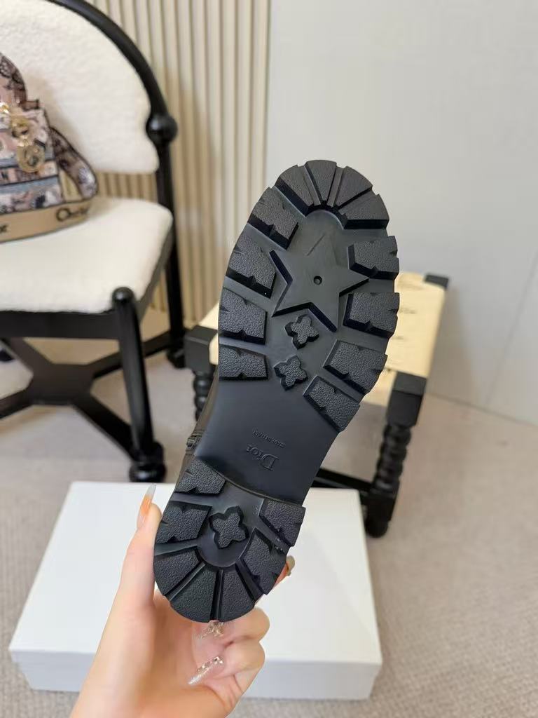 Stylish women's boots