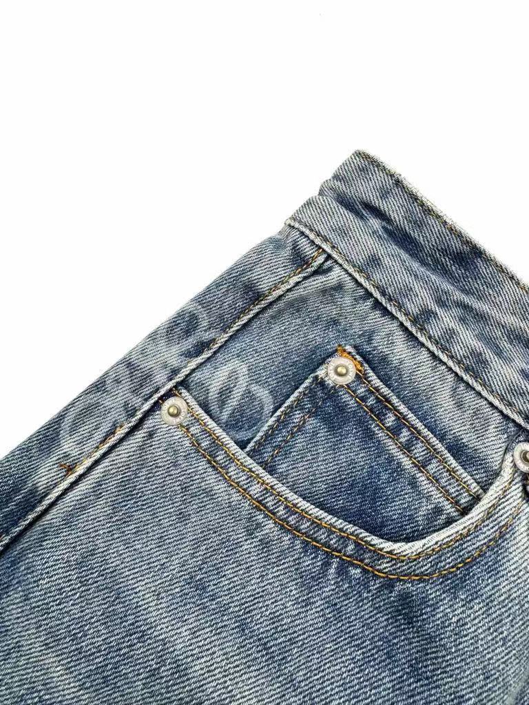 Tapered jeans