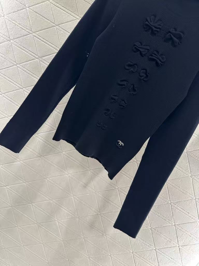 Bow Turtleneck Long-Sleeved Sweater