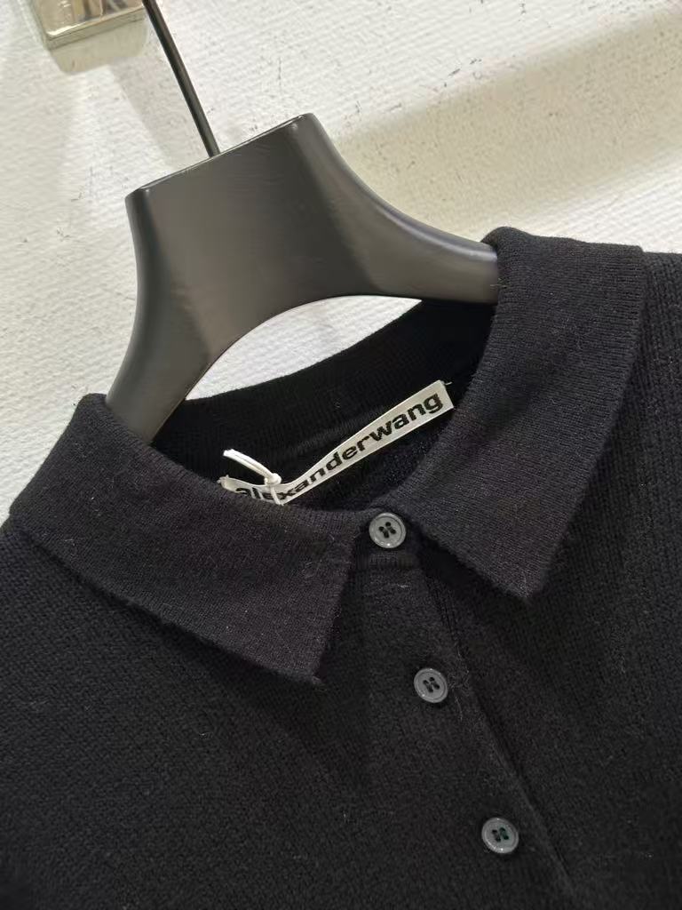 Long-sleeved pullover polo shirt