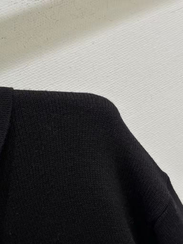 Long-sleeved pullover polo shirt