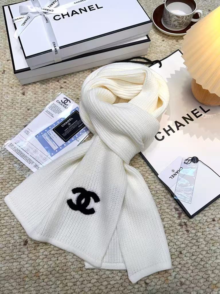 cashmere knitted scarf