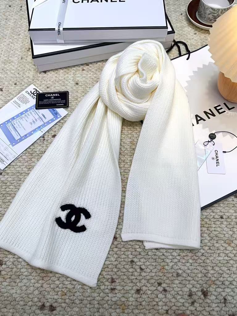 cashmere knitted scarf