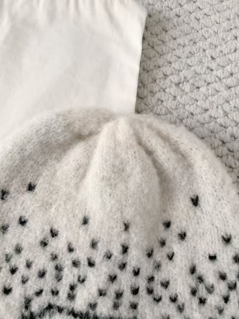 Skiing series knitted cashmere hat