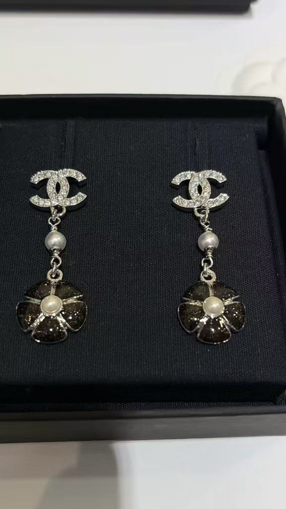 26C Early Spring Collection: Black enamel camellia flower silver stud earrings