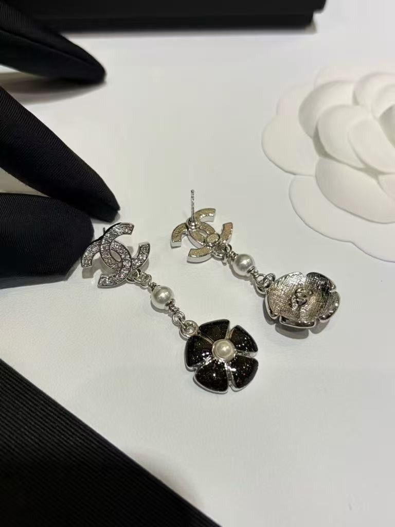 26C Early Spring Collection: Black enamel camellia flower silver stud earrings